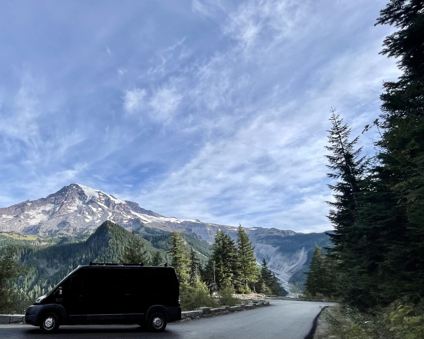 The road up to Mount Rainier